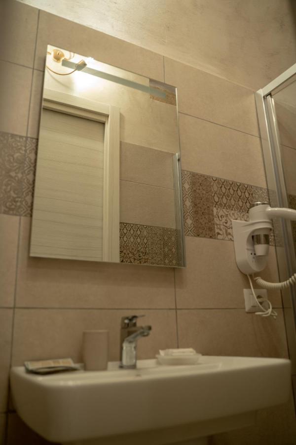 La Casa Della Felicita Apartment 바리 외부 사진